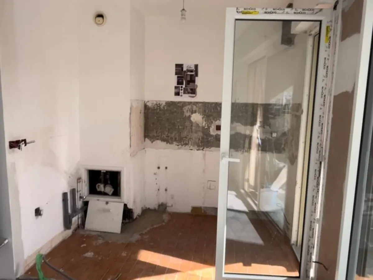 Pièce en cours de démolition avant la reprise du second œuvre